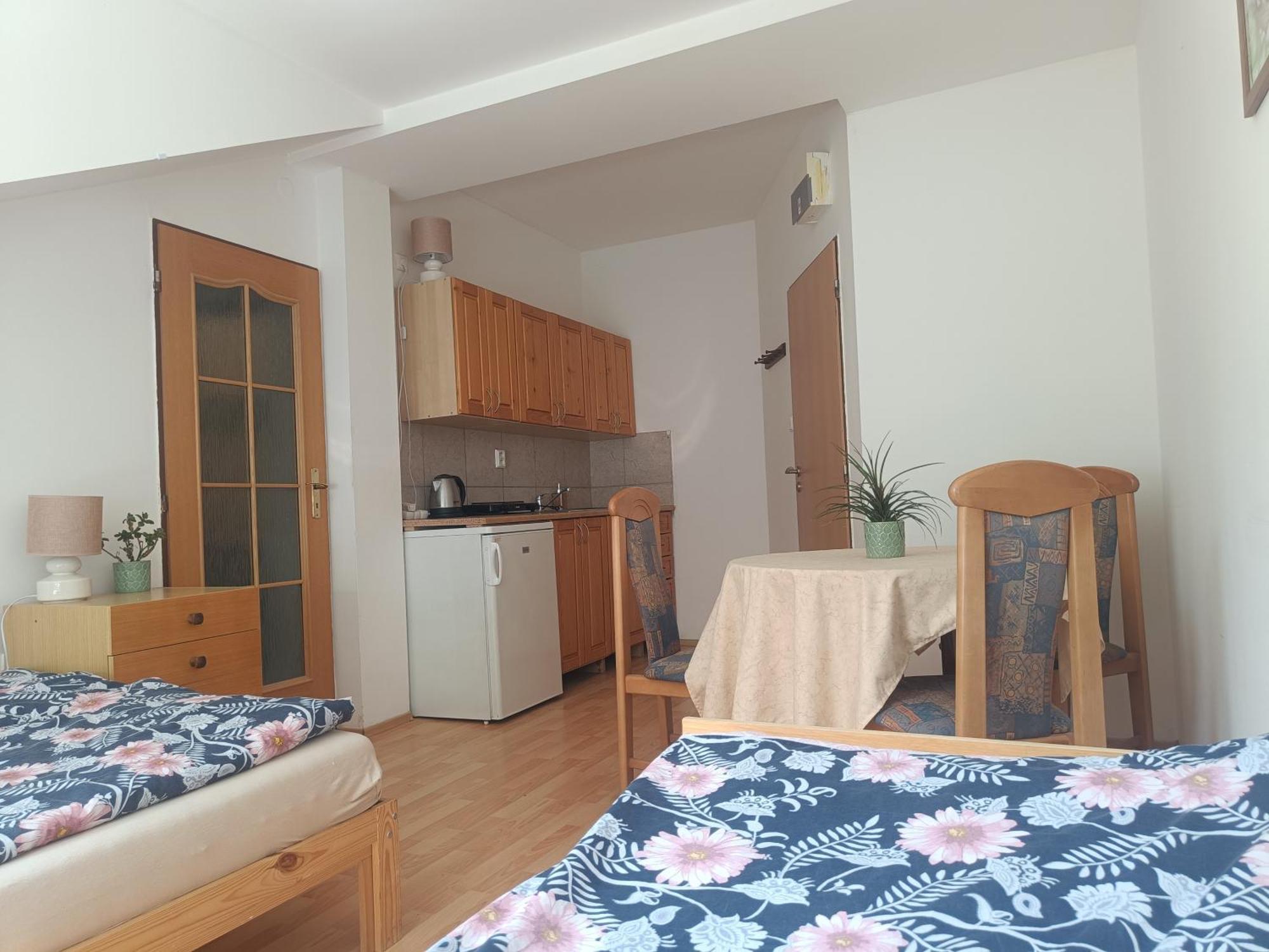 Hobiti Doupe Apartment *